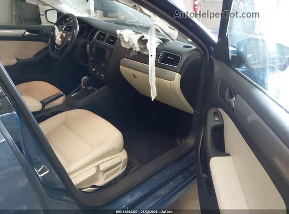 3VWDB7AJ4HM388545 2017 VOLKSWAGEN JETTA Синий Вид салона спереди