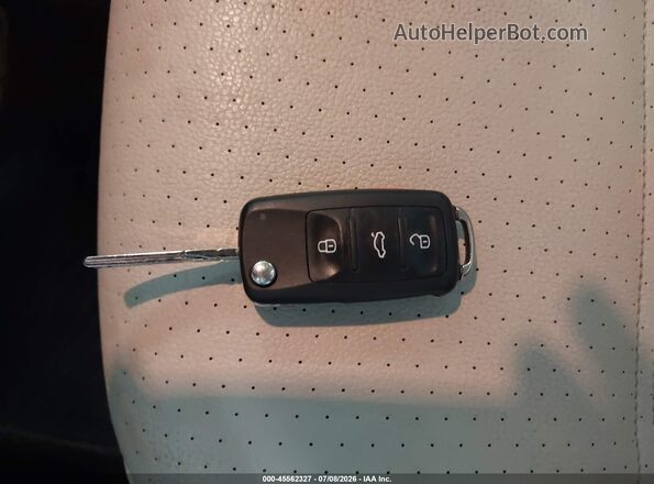 3VWDB7AJ4HM388545 2017 VOLKSWAGEN JETTA Синий Вид панели приборов