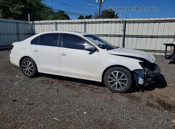 3VWDB7AJ5HM252022 2017 VOLKSWAGEN JETTA White Delantero derecho