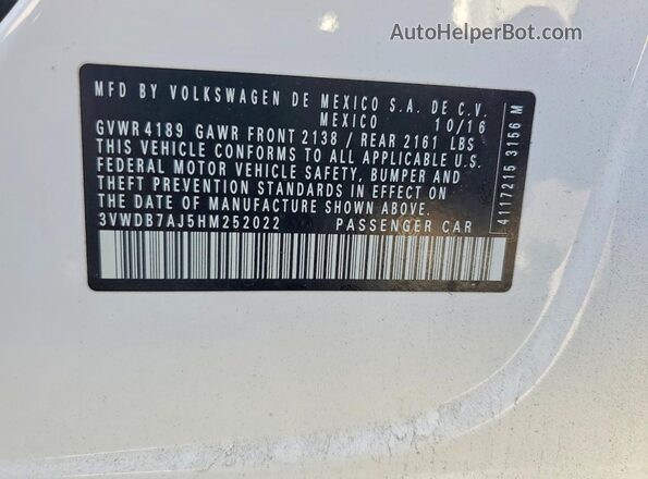 3VWDB7AJ5HM252022 2017 VOLKSWAGEN JETTA White Vista del compartimento del motor