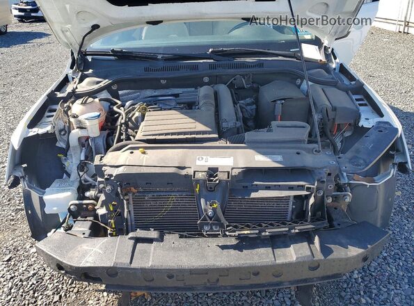 3VWDB7AJ5HM252022 2017 VOLKSWAGEN JETTA White Vista interior trasera