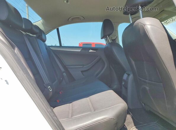 3VWDB7AJ5HM281293 2017 VOLKSWAGEN JETTA White Vista de los asientos traseros