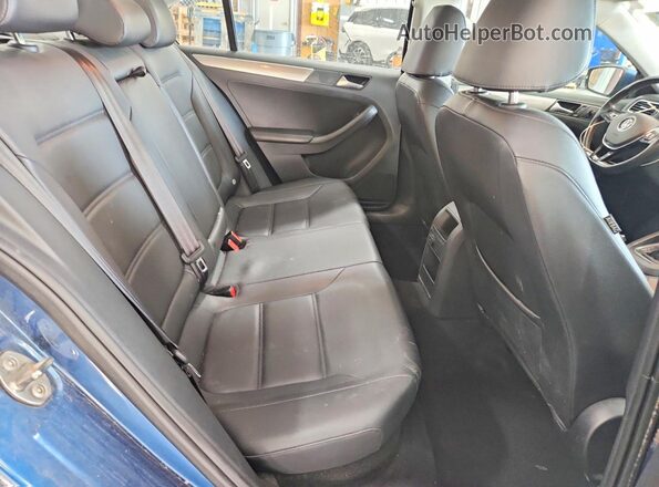 3VWDB7AJ6HM233902 2017 VOLKSWAGEN JETTA Blue Հետևի նստատեղերի տեսք