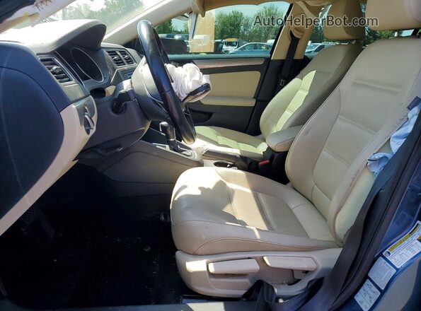 3VWDB7AJ6HM289581 2017 VOLKSWAGEN JETTA Blue Вид салону спереду