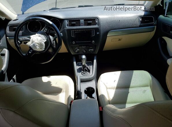 3VWDB7AJ6HM289581 2017 VOLKSWAGEN JETTA Blue Вид панелі приладів