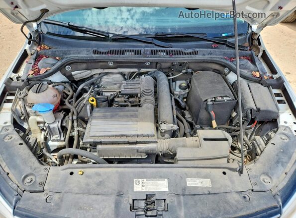 3VWDB7AJ6HM296028 2017 VOLKSWAGEN JETTA White Widok wnętrza z tyłu