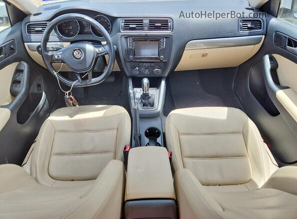 3VWDB7AJ6HM296028 2017 VOLKSWAGEN JETTA White Widok deski rozdzielczej