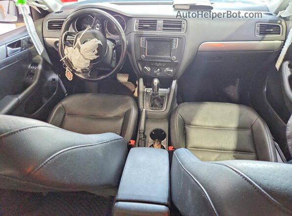 3VWDB7AJ6JM246977 2018 VOLKSWAGEN JETTA White Dashboard view