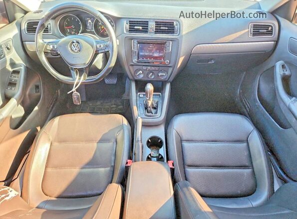 3VWDB7AJ7HM371903 2017 VOLKSWAGEN JETTA Серый Вид панели приборов
