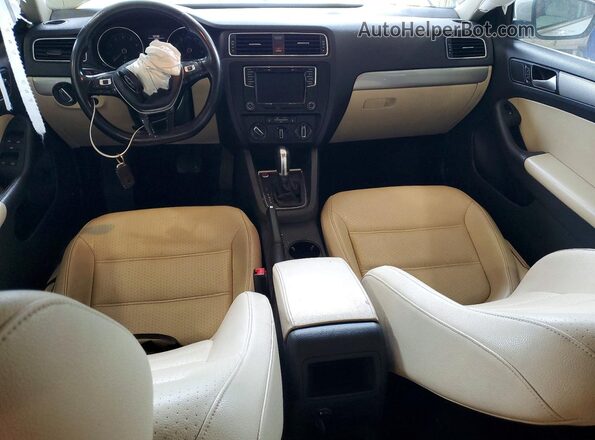 3VWDB7AJ7HM380522 2017 VOLKSWAGEN JETTA Белый Вид панели приборов