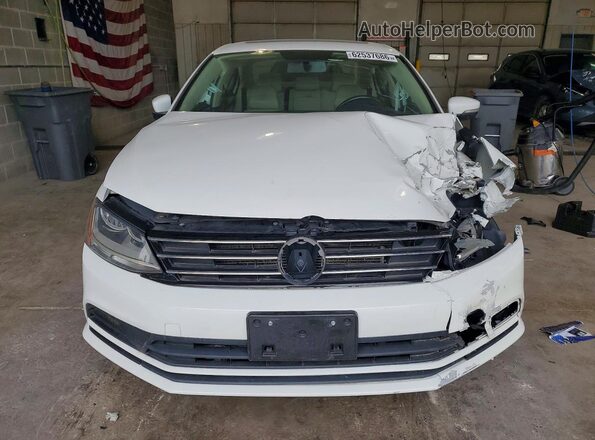 3VWDB7AJ7HM380522 2017 VOLKSWAGEN JETTA Белый Вид спереди