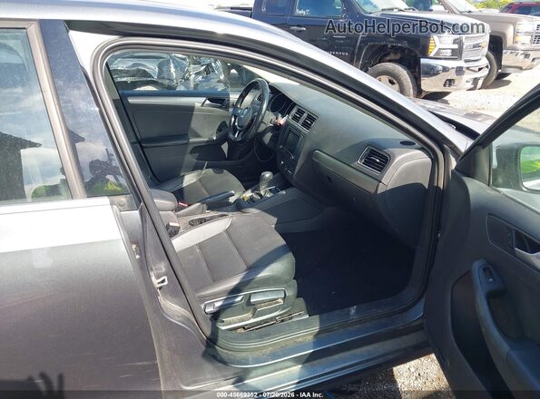 3VWDB7AJ7HM400719 2017 VOLKSWAGEN JETTA Gray Widok wnętrza z przodu