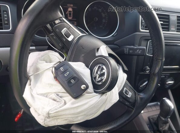 3VWDB7AJ8HM366175 2017 VOLKSWAGEN JETTA Серый Вид панели приборов