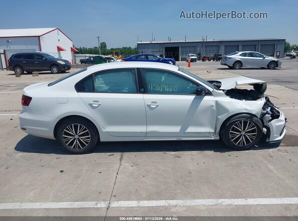 3VWDB7AJ9JM210815 2018 VOLKSWAGEN JETTA White Vista interior trasera