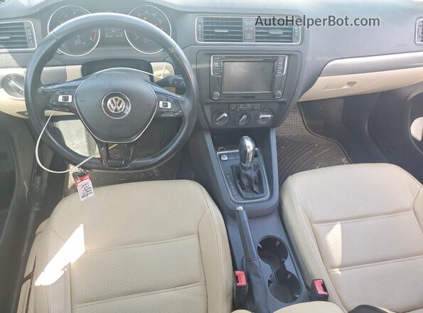 3VWDB7AJXHM207593 2017 VOLKSWAGEN JETTA Белый Вид панели приборов