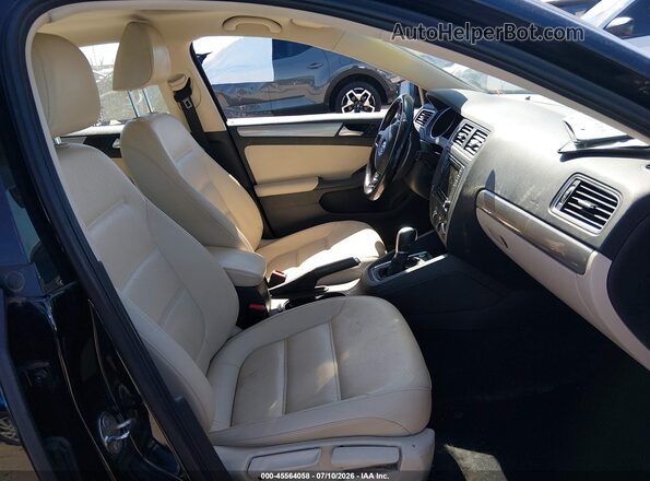 3VWDB7AJXHM247799 2017 VOLKSWAGEN JETTA Black Widok wnętrza z przodu