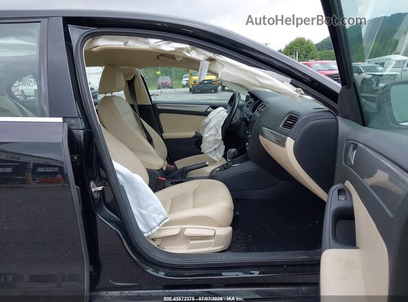 3VWDB7AJXHM275277 2017 VOLKSWAGEN JETTA Black Вид салону спереду