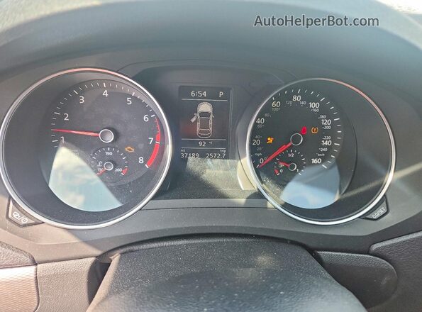 3VWDB7AJXJM226876 2018 VOLKSWAGEN JETTA Белый Вид щитка приборов