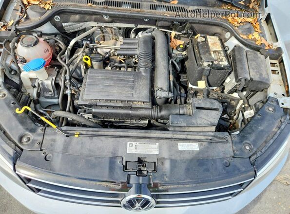 3VWDB7AJXJM226876 2018 VOLKSWAGEN JETTA Белый Вид задней части салона