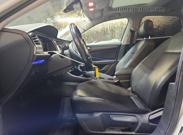 3VWE57BU3KM091732 2019 VOLKSWAGEN JETTA White Front interior view