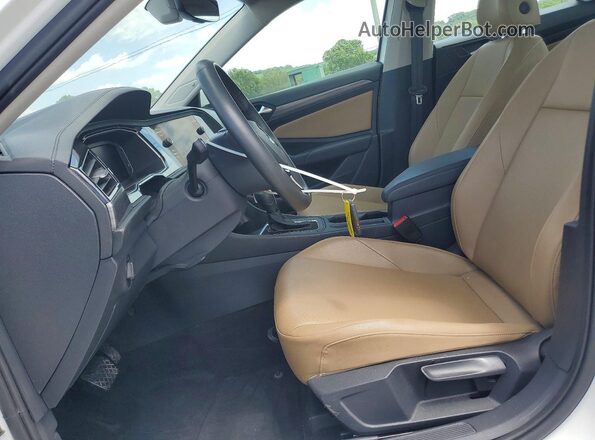 3VWE57BU6LM098367 2020 VOLKSWAGEN JETTA Белый Вид салона спереди