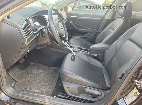 3VWE57BU6MM063930 2021 VOLKSWAGEN JETTA Black Widok wnętrza z przodu