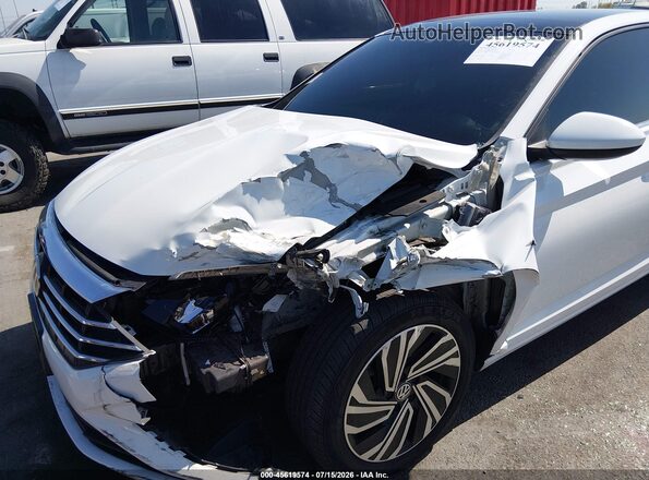 3VWE57BU6MM096586 2021 VOLKSWAGEN JETTA White Widok z przodu