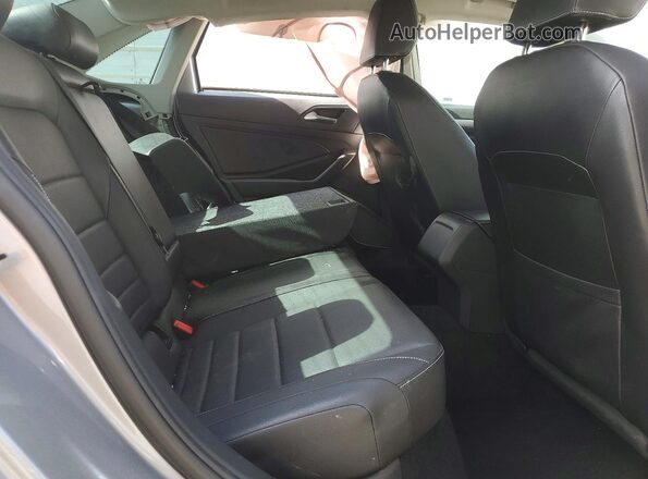 3VWEM7BU0RM051606 2024 VOLKSWAGEN JETTA Silver Vista de los asientos traseros
