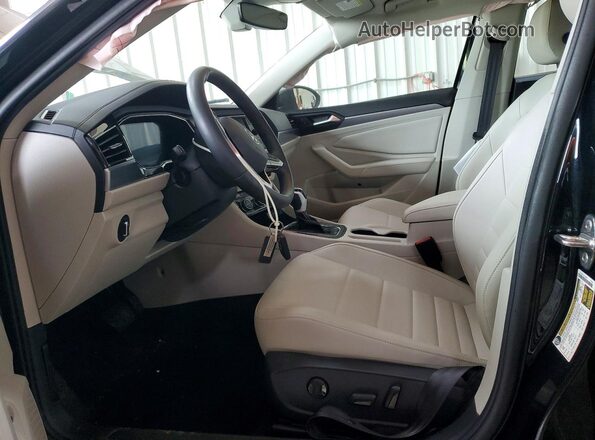 3VWEM7BU3RM007647 2024 VOLKSWAGEN JETTA Black Вид салону спереду