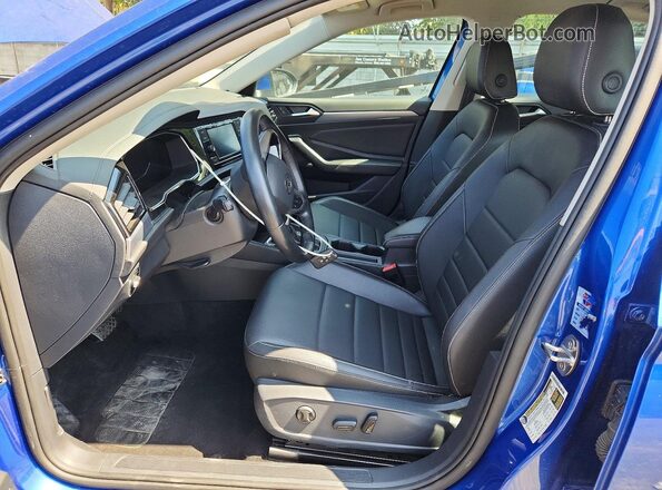 3VWEM7BU5RM033490 2024 VOLKSWAGEN JETTA Blue Vista interior delantera