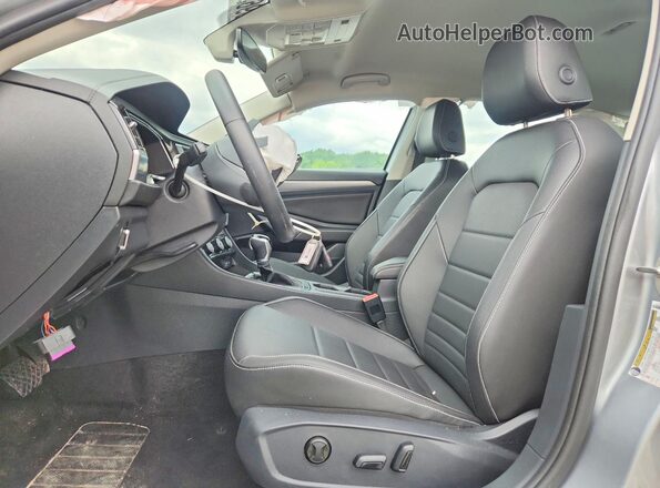 3VWEM7BU6RM082259 2024 VOLKSWAGEN JETTA Silver Front interior view
