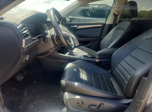 3VWEM7BU7RM054499 2024 VOLKSWAGEN JETTA Gray Вид салону спереду