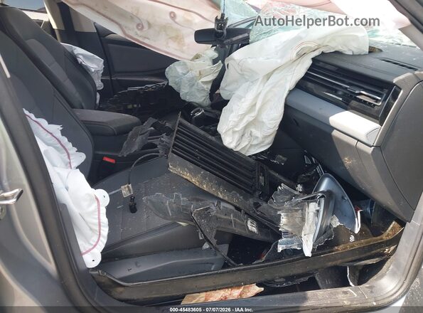 3VWEX7BU1SM025335 2025 VOLKSWAGEN JETTA Silver Front interior view