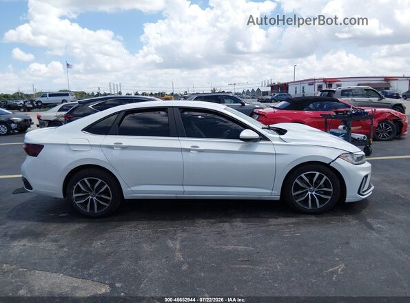 3VWEX7BUXSM067664 2025 VOLKSWAGEN JETTA White Սալոնի հետևի տեսք