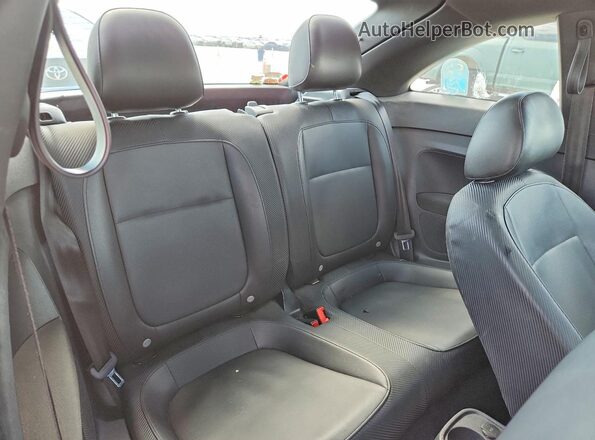 3VWF17AT1HM618894 2017 VOLKSWAGEN BEETLE Белый Вид задних сидений