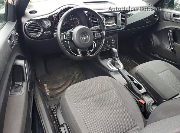 3VWF17AT6HM613142 2017 VOLKSWAGEN BEETLE Черный Вид панели приборов