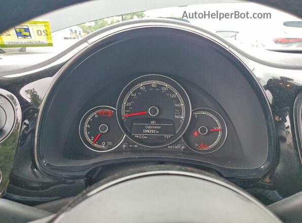 3VWF17AT6HM613142 2017 VOLKSWAGEN BEETLE Черный Вид щитка приборов