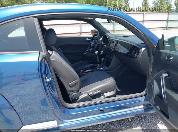 3VWF17AT7HM628054 2017 VOLKSWAGEN BEETLE Blue Front interior view