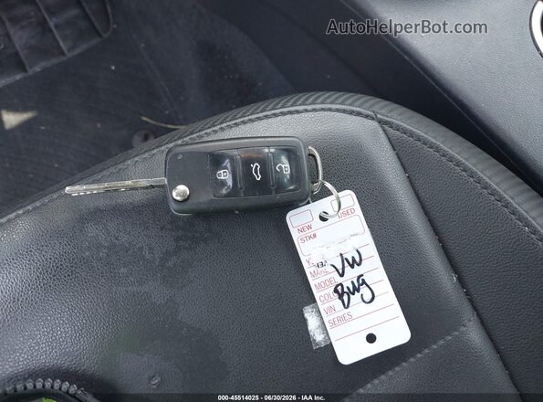3VWF17AT7HM628054 2017 VOLKSWAGEN BEETLE Blue Dashboard view