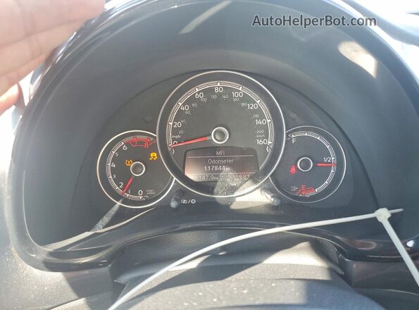 3VWF17AT9HM627262 2017 VOLKSWAGEN BEETLE Синий Вид щитка приборов