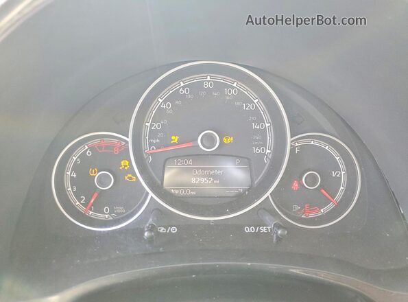 3VWFD7AT3JM707010 2018 VOLKSWAGEN BEETLE Black Սարքավորումների վահանակի տեսք