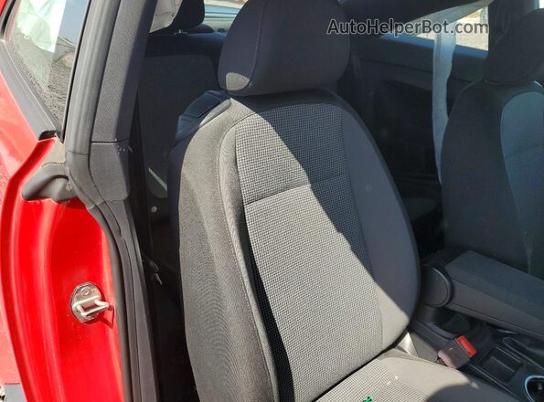 3VWFD7AT6JM712329 2018 VOLKSWAGEN BEETLE Red Հետևի նստատեղերի տեսք