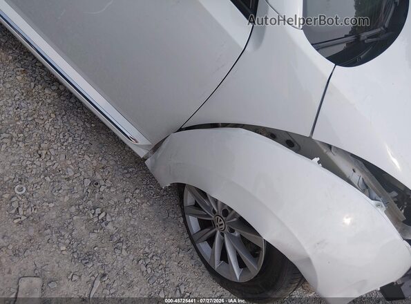 3VWFD7AT9JM714866 2018 VOLKSWAGEN BEETLE White 