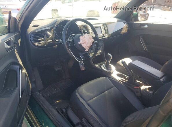 3VWFD7ATXJM714746 2018 VOLKSWAGEN BEETLE Green Առջևի վահանակի տեսք