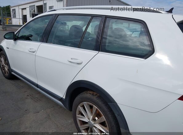 3VWH17AU4HM513722 2017 VOLKSWAGEN GOLF White Widok wnętrza 360 stopni