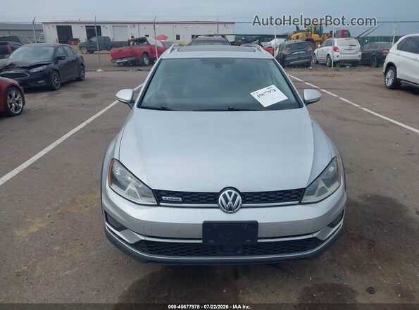 3VWH17AU8HM507843 2017 VOLKSWAGEN GOLF Silver Instrument cluster view
