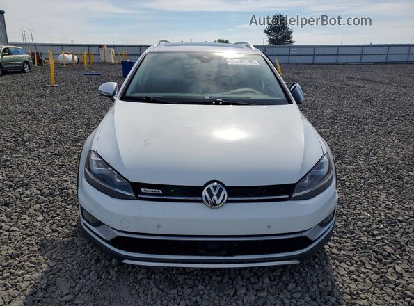 3VWH17AU8HM533889 2017 VOLKSWAGEN GOLF White Front view
