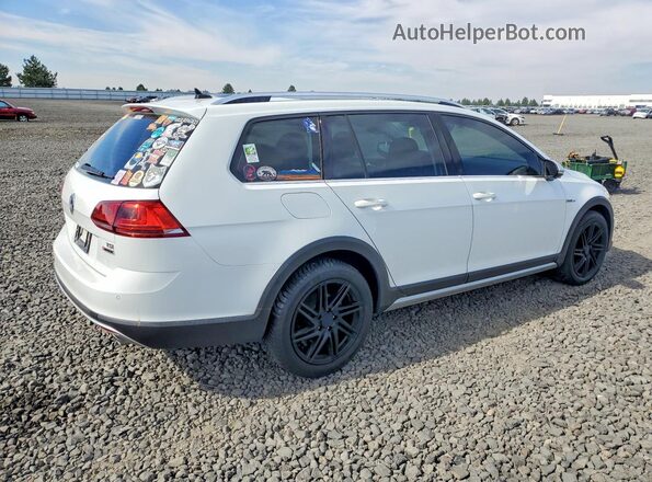 3VWH17AU8HM533889 2017 VOLKSWAGEN GOLF White Rear right