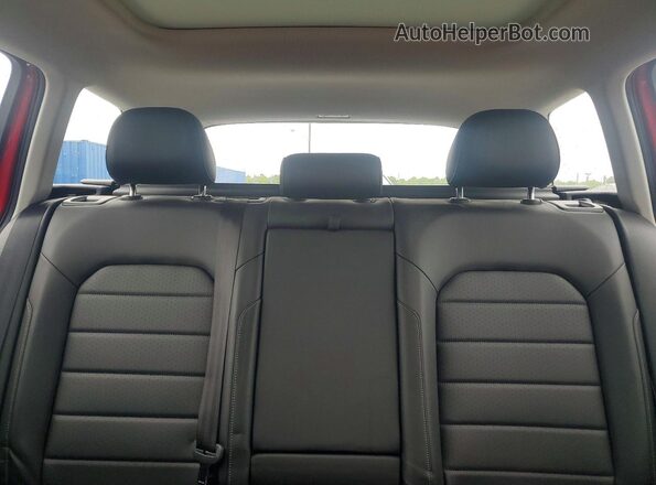 3VWH17AUXJM754528 2018 VOLKSWAGEN GOLF Red Rear seats view