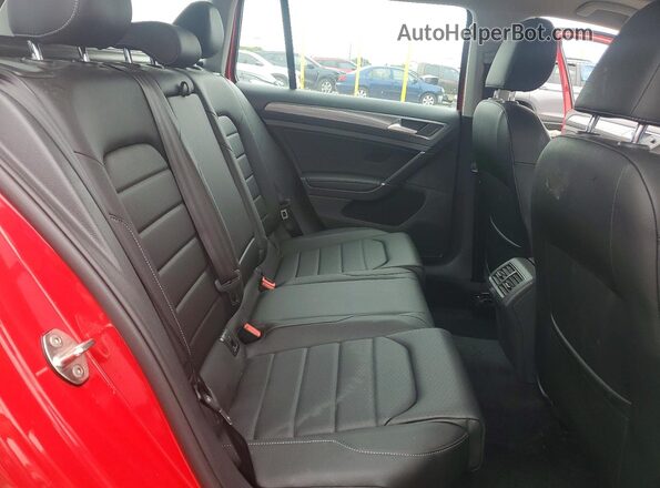 3VWH17AUXJM754528 2018 VOLKSWAGEN GOLF Red Rear interior view